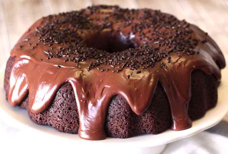 Vegan Mini Chocolate Bundt Cakes 